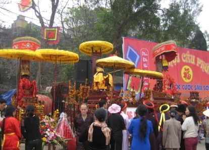 Cau Phuc Festival