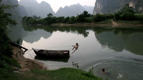 Joining Fun in Traditional games of children in Vietnam’s mountainous region Joining Fun in Traditional games of children in Vietnam’s mountainous region