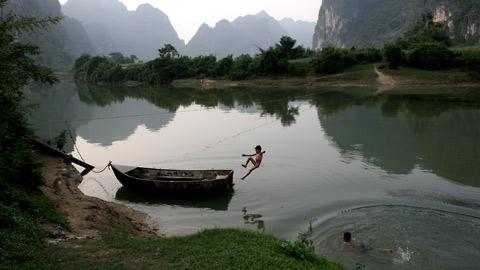 Joining Fun in Traditional games of children in Vietnam’s mountainous region