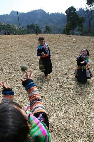 Joining Fun in Traditional games of children in Vietnam’s mountainous region