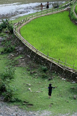 Joining Fun in Traditional games of children in Vietnam’s mountainous region