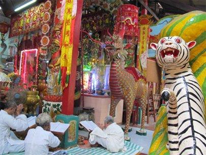 Buu Son Pagoda - The Unique Clay Pagoda in Vietnam