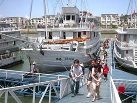 Vietnam, Ha Long Bay, tour prices, boat accommodation